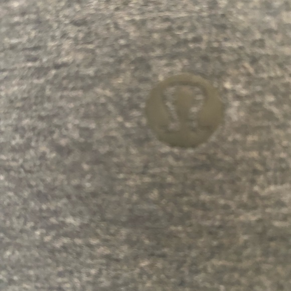 Lululemon OM Tee women’s size 8 - Picture 3 of 4